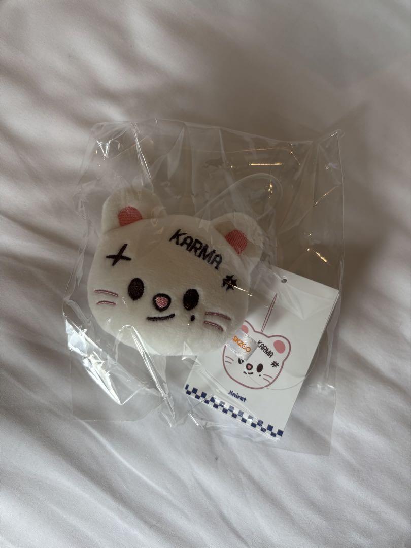 

[Б/У] straykids Хёнджин KARMA POP UP SKZOO Именной бейдж