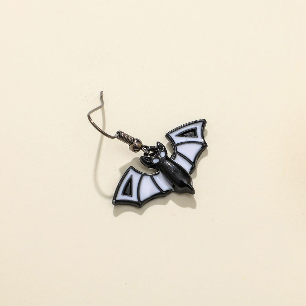 1 Pair of Women's Earrings Retro Style Bat-shape Halloween Earrings