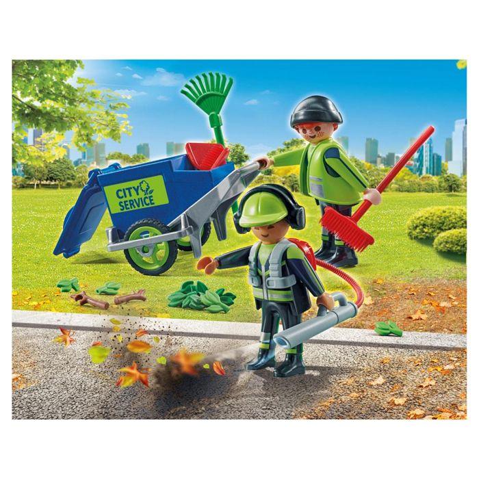 Agents d'entretien voirie avec équipement