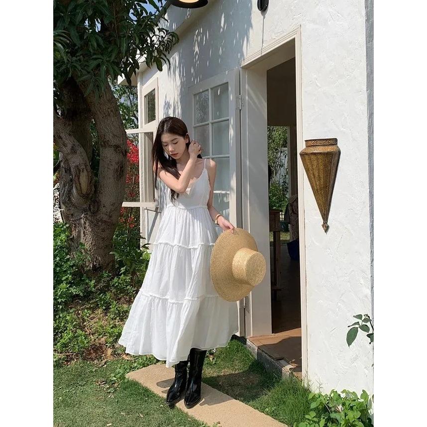 Summer new three-dimensional flocculent line design milk white suspender dress, thin and versatile long dress women