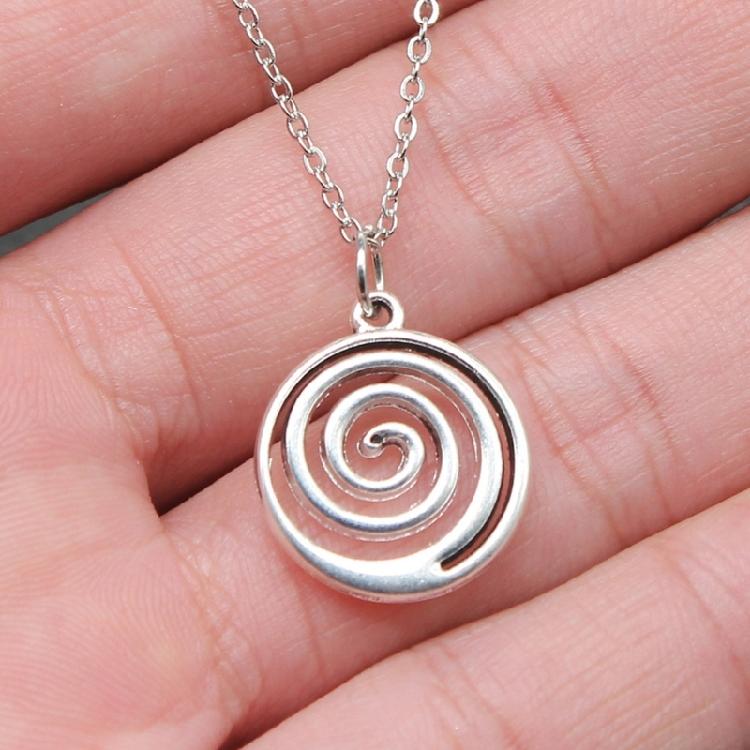 Eye Catching Pendant Necklace Unique Swirl Pendant Clavicle Chain Adjustable