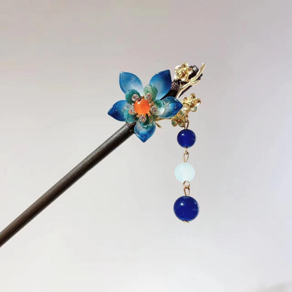 Ancient Style Magnolia Hairpin Artificial Transparent Glass Flower Tassel Hair Stick Wooden Simple Updo Hairpin New Year Gifts