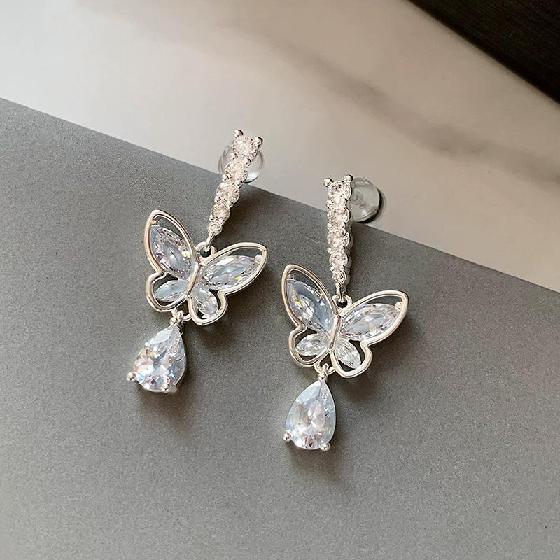 Luxurious Exquisite Butterfly Droplet Earrings