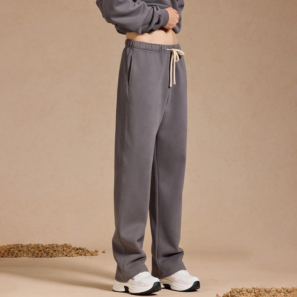 Men's Fleece Sweatpants and Hoodie Set - Warm, Comfortable, Casual Wear for Autumn and Winter.