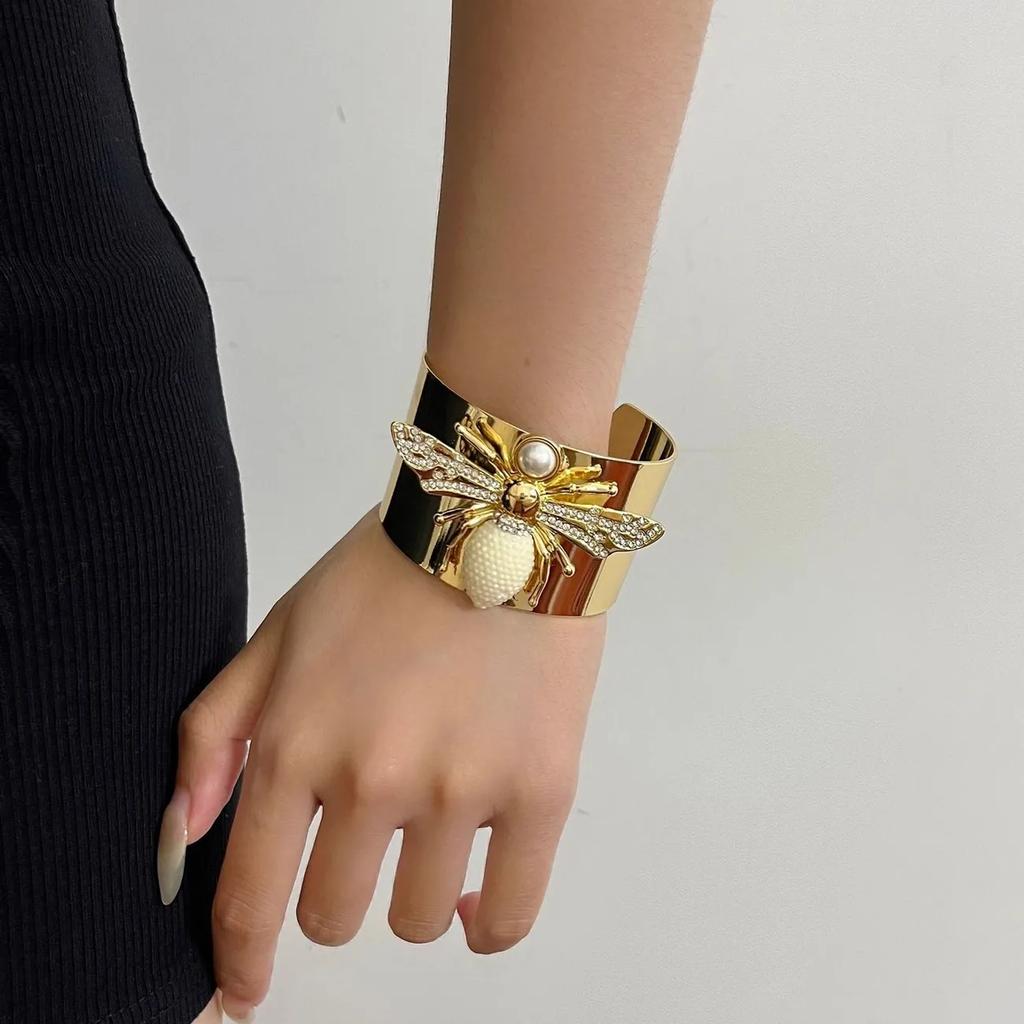 Women's Light Luxury High-quality  Full Bee Opening Wide Version Bracelet Exquisite Bracelet Armband