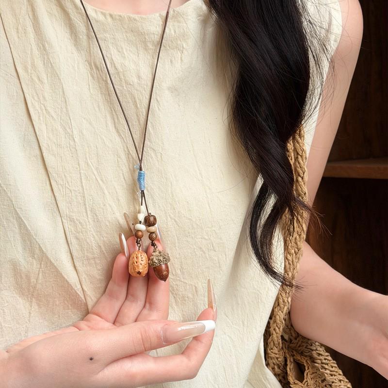 High-End Women's Retro Oval Geometric Resin Necklace