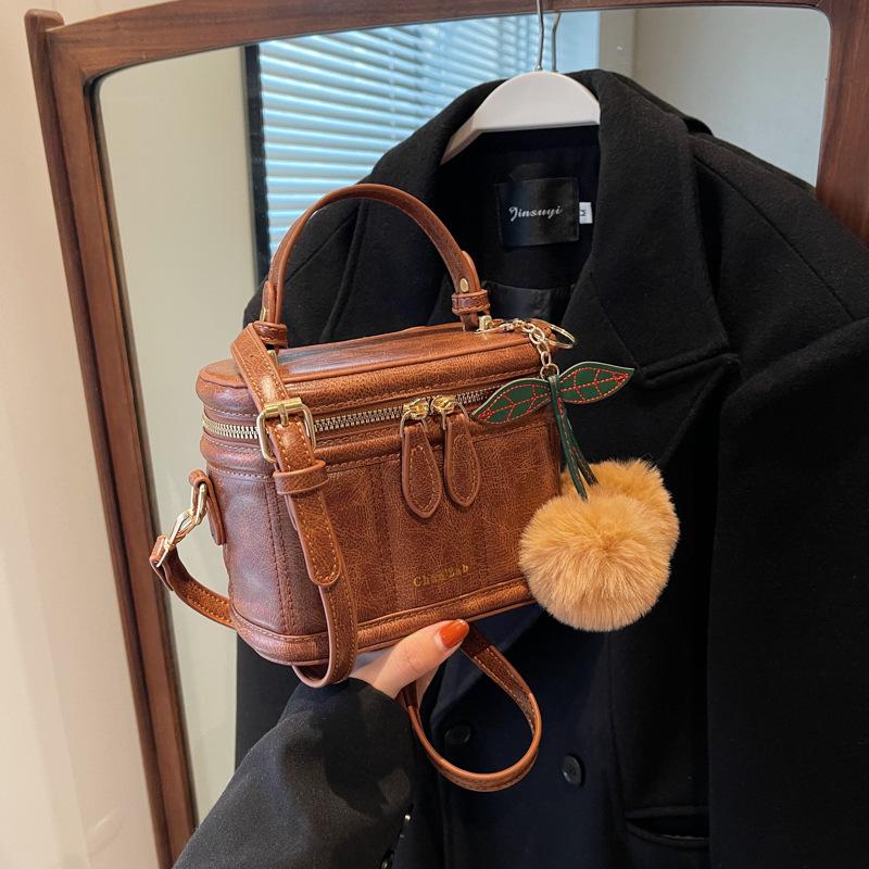 Popular Small Bags Women's New Autumn and Winter Versatile Fashion Retro Shoulder Messenger Bag Portable Small Square Bag