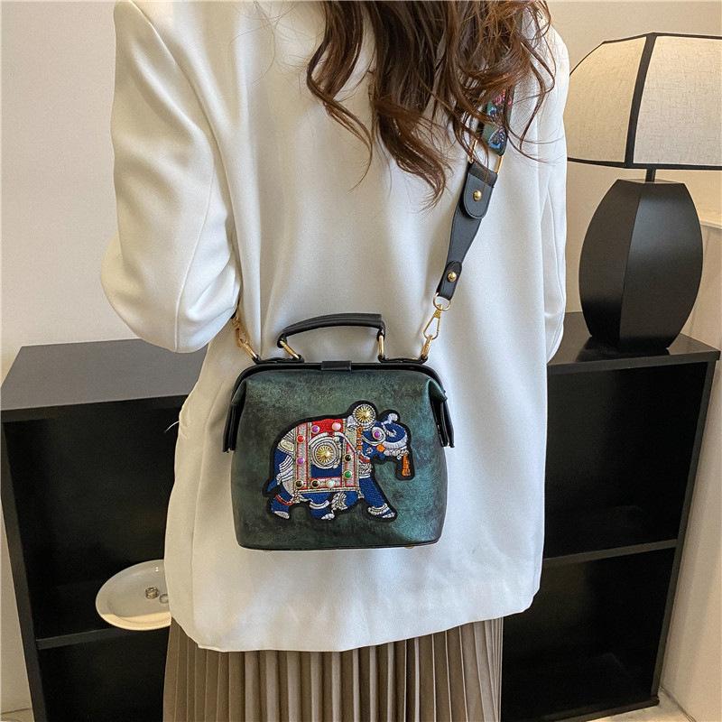 Vintage Embroidery Elephant Doctor Bags Wide Belt Pu Leather Women Shoulder Crossbody Bag Designer Tote Ladies Handbags Purses