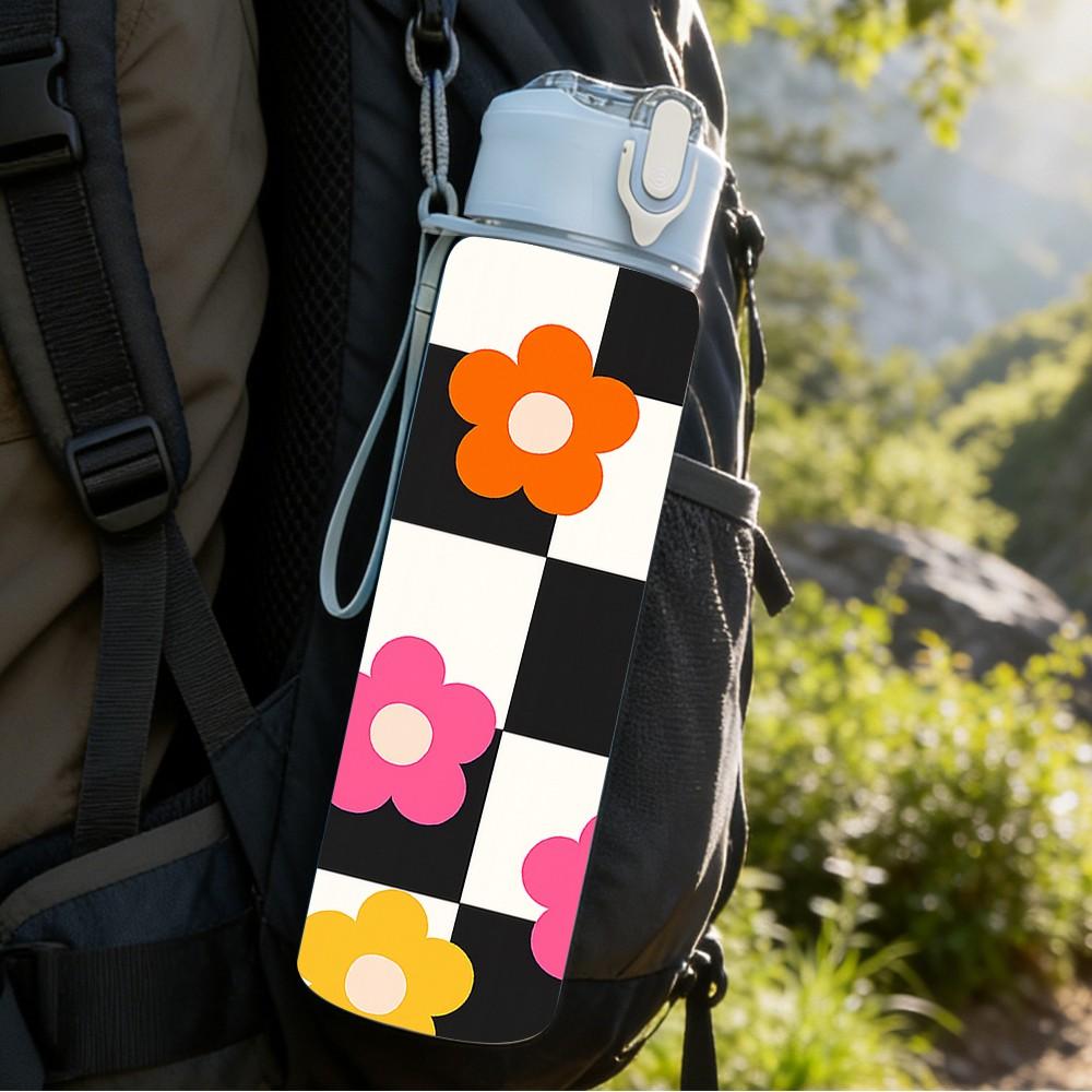 1PC Checkerboard Color Daisy Flower Print 750ml Color Plastic Sports Water Bottle Leakproof Flip Straw Lid Suitable for Sports Office Home Use