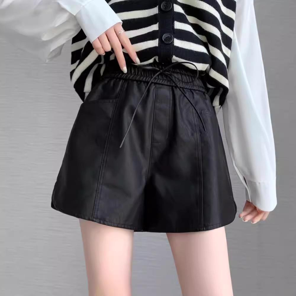 

Женские шорты А-силуэта из ПУ-кожи с высокой посадкой - Коллекция Осень/Зима 2024, Широкие штанины и Универсальный стиль XL (Recommended for 119-130 kg)