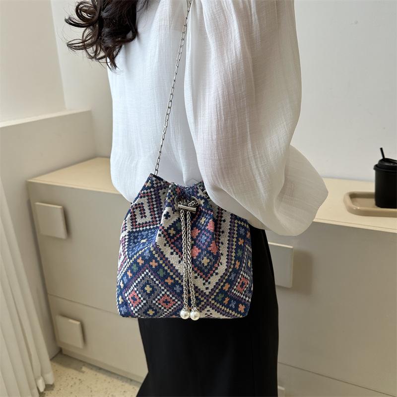 Eimertasche mit Retro-Textur, Damen 2025 Frühling und Sommer, neue lässige kleine Stofftasche, vielseitige Mori-Kette, Umhängetasche