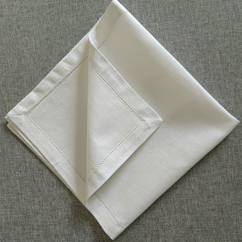 Customized Cotton-Linen Washed Fabric Napkins with Corner Cut-Out Embroidery