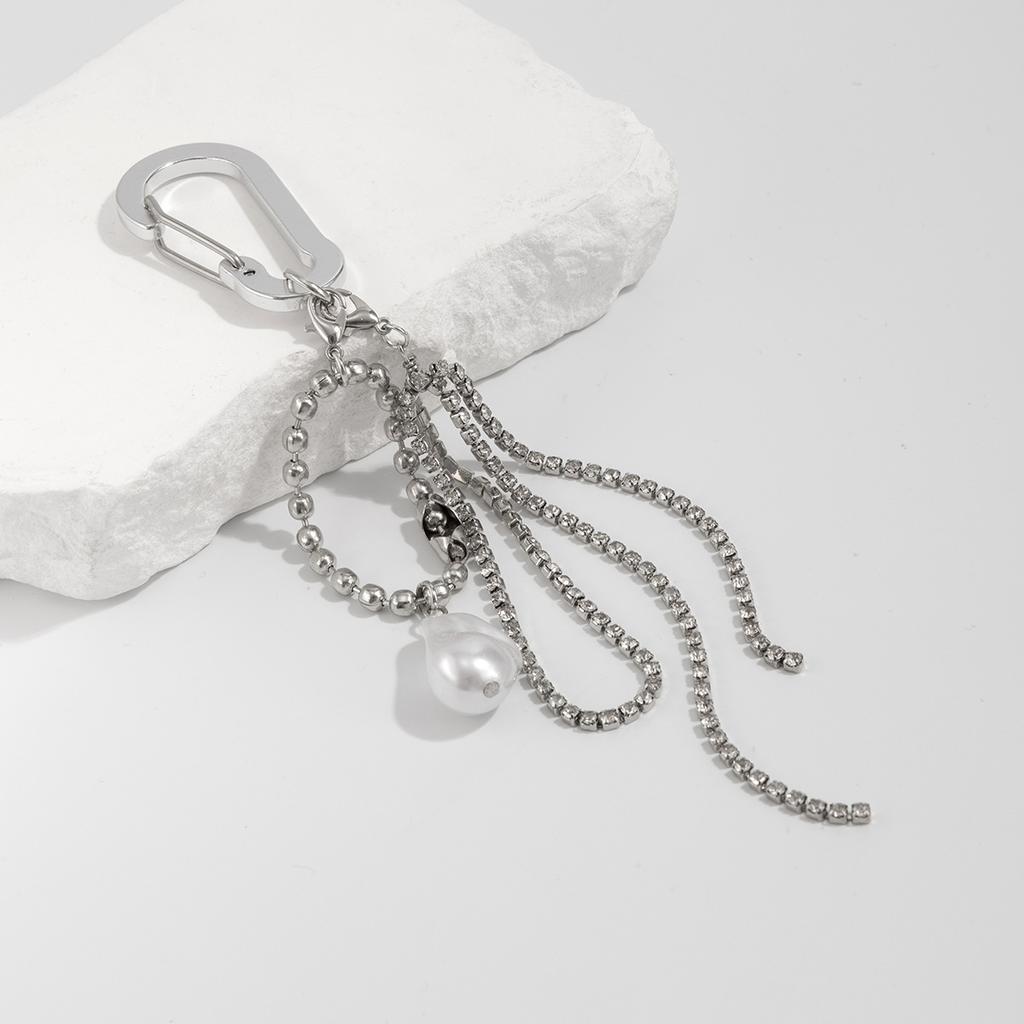 Sweet And Cool Special-Shaped Imitation Pearl Keychain Pendant, Simple Diamond-Encrusted Chain Fringed Bag Pendant
