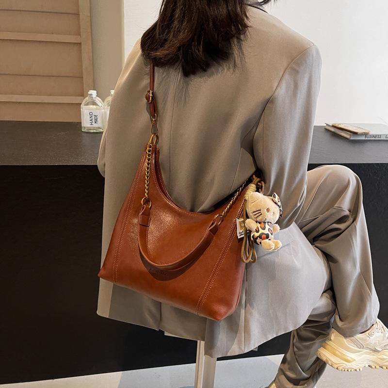 2025 New Large-capacity Commuter Women's Bag Sen Meng Tote Bag Autumn and Winter Niche Retro Messenger Single Shoulder Armpit Bag