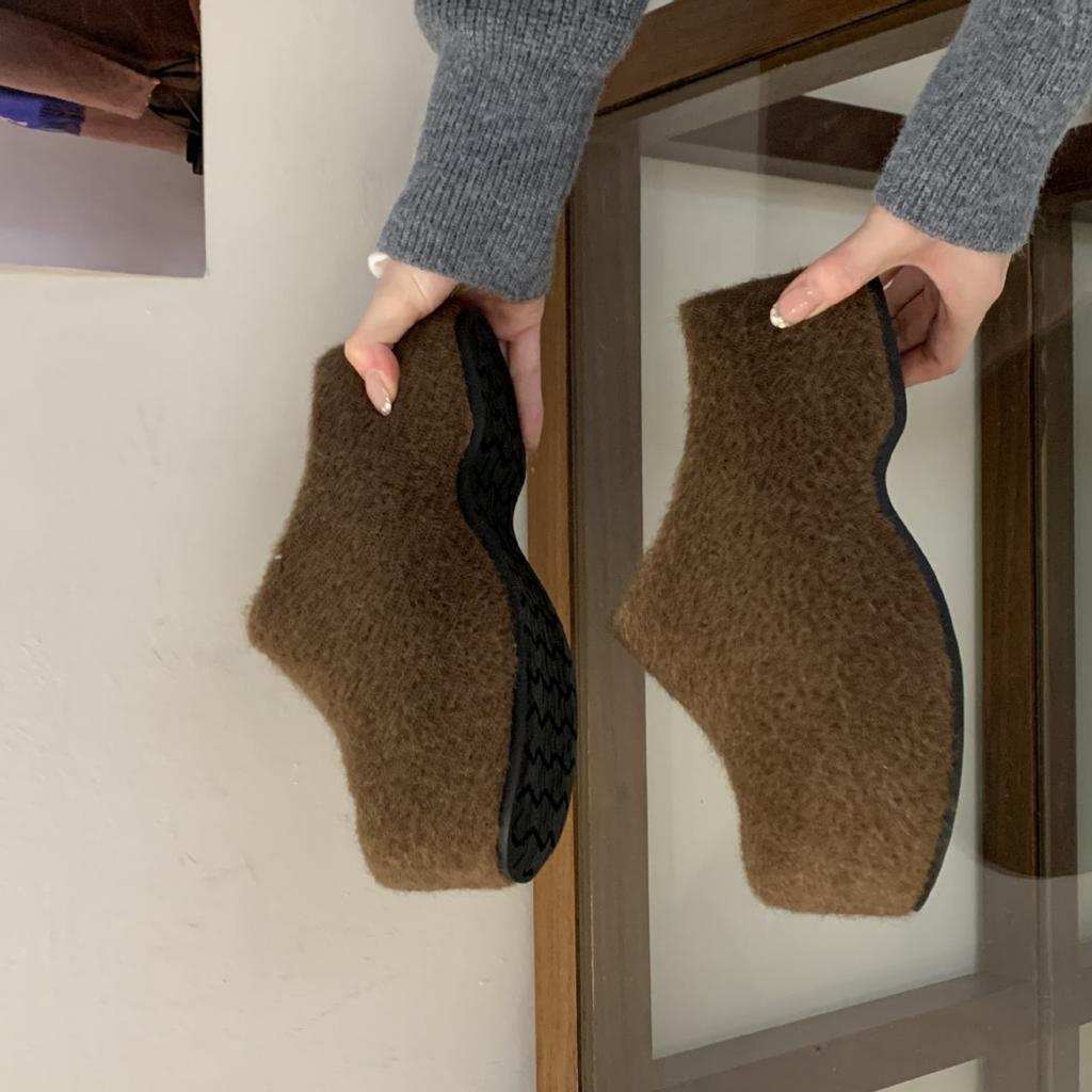 2025 Autumn and Winter New Round Head Thick Bottom Outer Wear Mao Mao Waterproof Table Bag Head Half Drag Women's Home Wear Boken 7cm