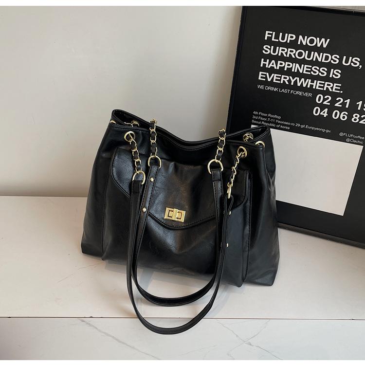 Retro feeling large capacity design underarm tote bag women's bag new autumn and winter chain single shoulder oblique span bag