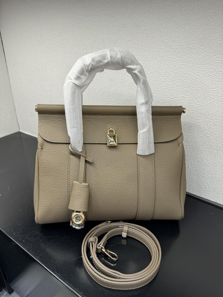 Large-capacity Workplace Commuting Handbag, Cowhide Women's Bag, Versatile for Travel, Single-shoulder Crossbody Bag