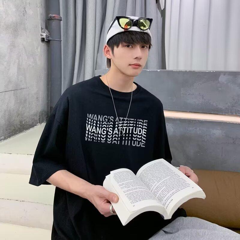 Nova camiseta de manga curta para homens no verão, tendência de estilo coreano, top simples de meia manga, camiseta de marca casual solta estilo Hong Kong