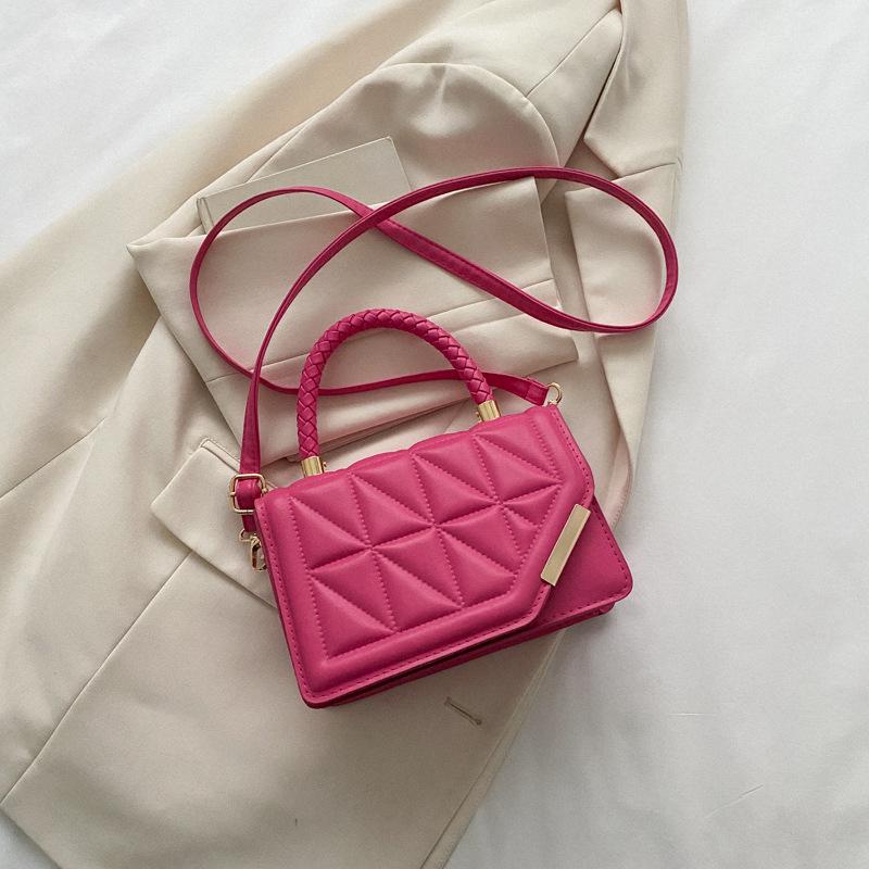 "2023 Trendy Diamond Texture Women's Square Handbag with Chain - Fashionable Shoulder Messenger Bag"