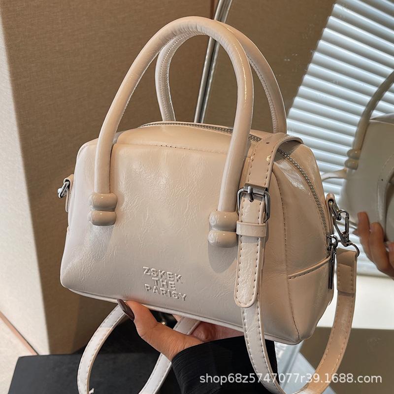 Textured Korean Glossy Handbag 2025 New Niche Design Boston Bag Casual Commuter Women's Messenger Bag