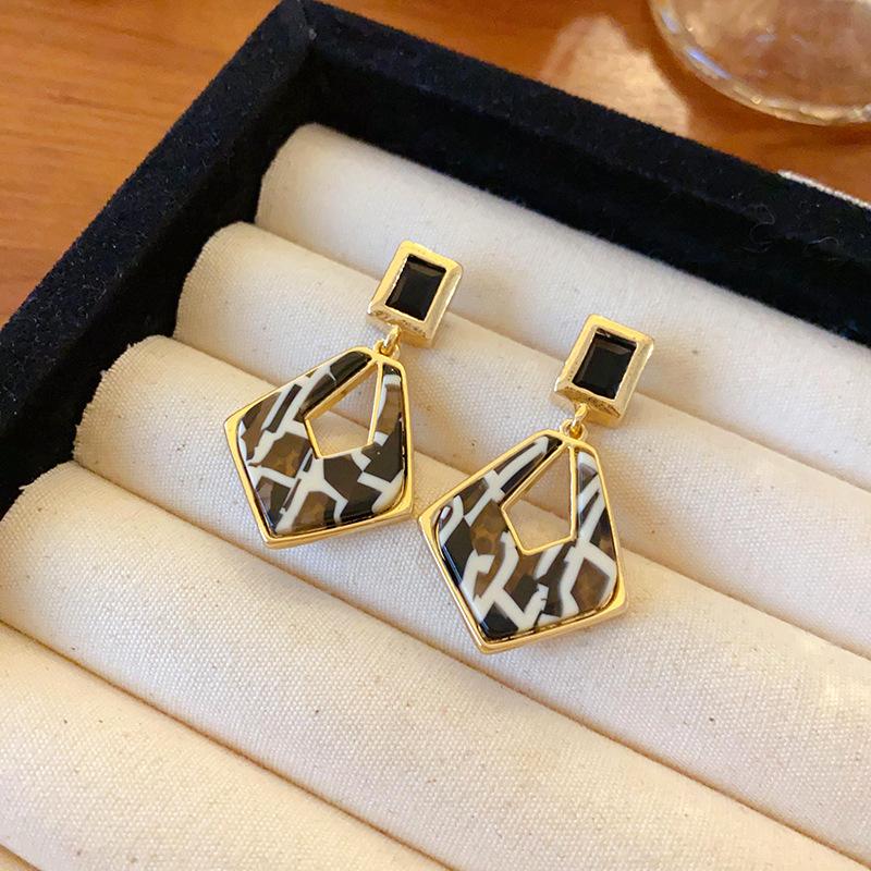 Silver Needle Diamond Square Geometric Hollow Earrings European and American Exaggerated Atmospheric Earrings Luxury Personality Temperament Earrings