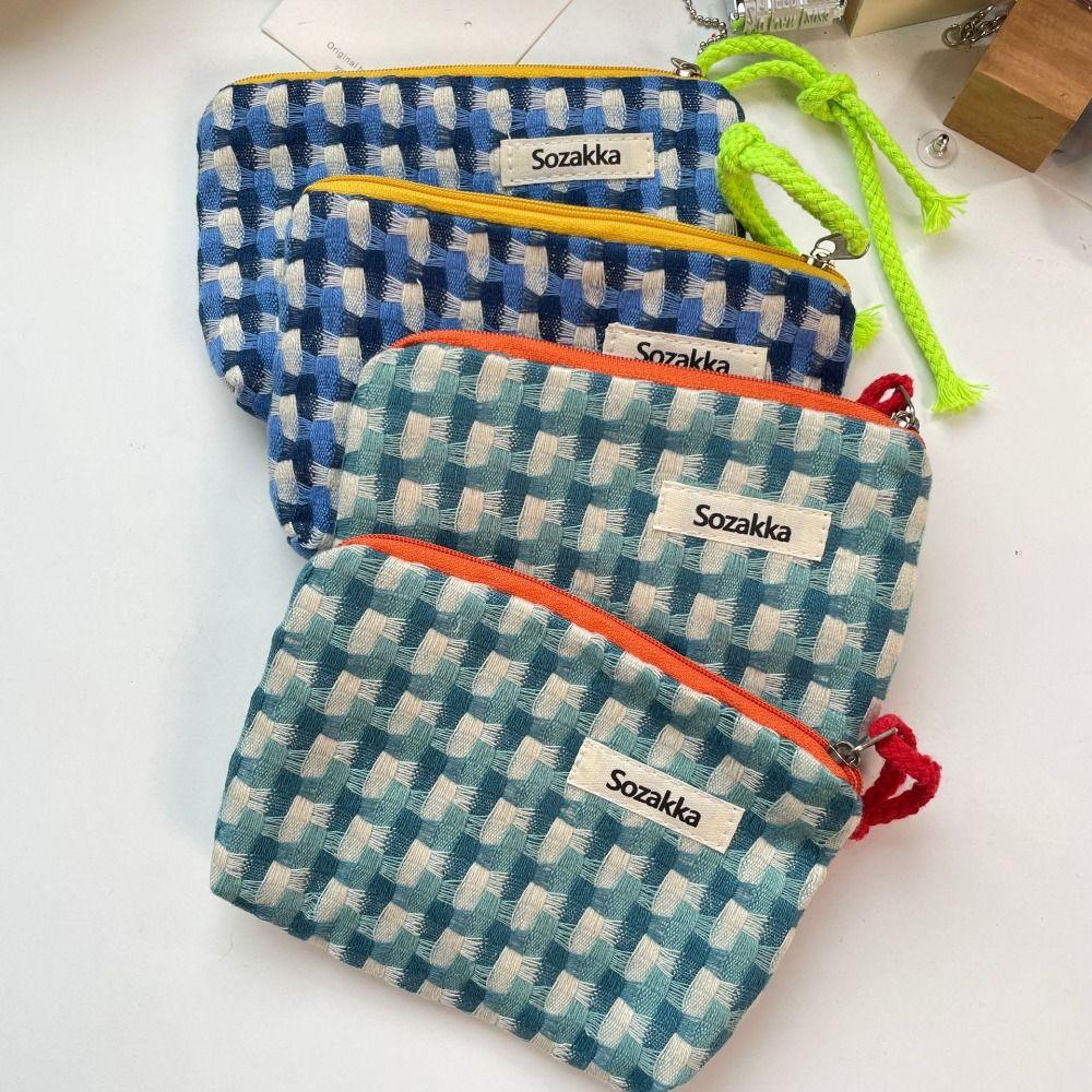 

Zipper Girls Tampon Organizer Blue Plaid Makeup Bag Portable Sanitary Napkin Storage Bag