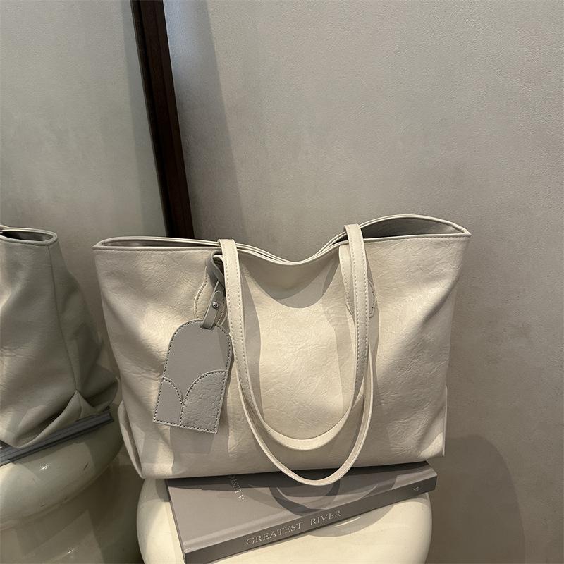 New Fashion Commuter Handbag Niche High-end Feeling Shoulder Underarm Bag Going Out Large Capacity Tote Women's Bag