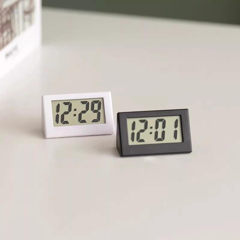 Mini Portable Desktop Clock: Cute, Simple, Small Table Clock for Students - Ideal as a Tabletop Ornament or Desk Accessory.