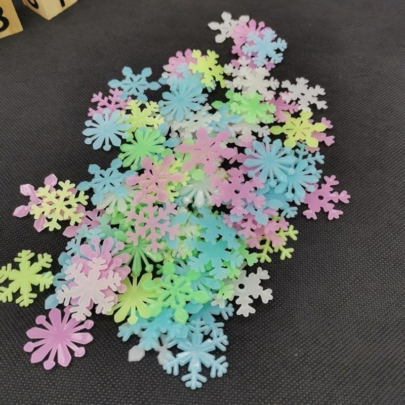 50Pcs 3D Luminous Snowflakes At Night Glowing Fluorescent Wall Stickers For Children Baby Room Bedroom Christmas Diy Decoration
