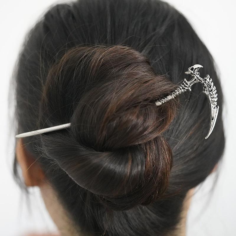 Personalized Fashionable Retro Skull Sickle Women's Alloy Hairpin Halloween Party Role-playing Braided Hair Gothic Style Hairpin
