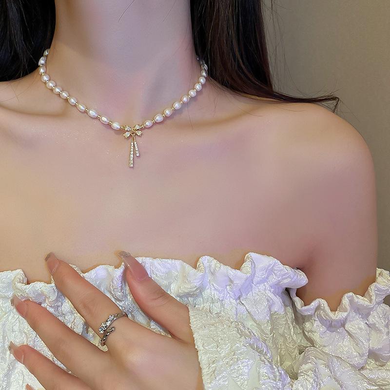 Collana a Clavicola con Nappa di Perle e Farfalla in Stile Coreano