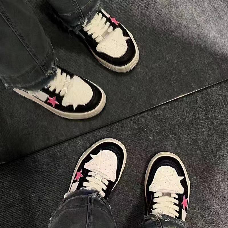 New star skateboard shoes women's ins Hong Kong trendy shoes thick sole heightening little white shoes casual sports shoes niche women's shoes -