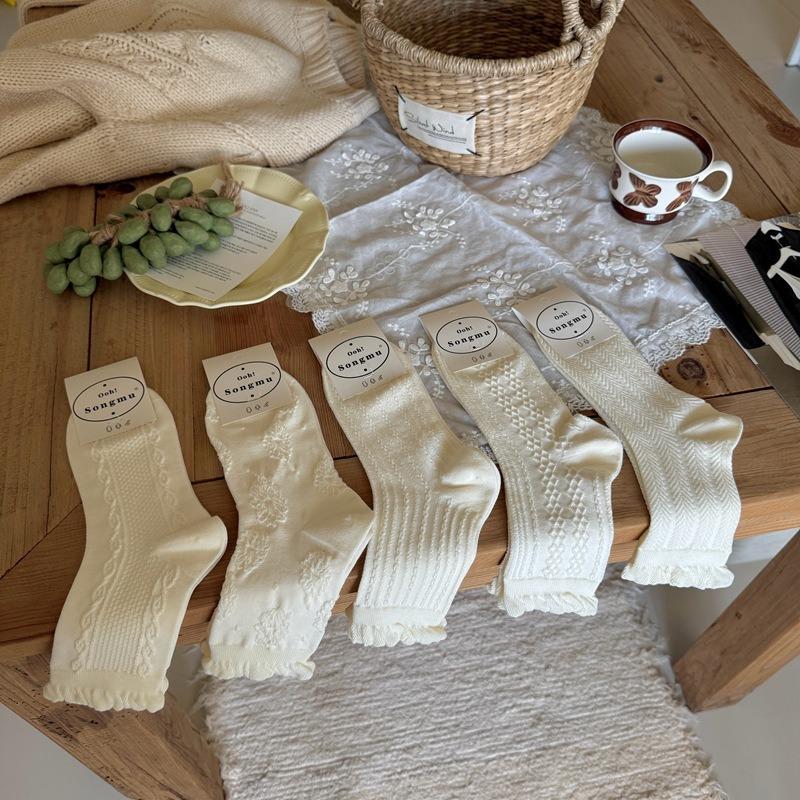 Ladies Fall Versatile Solid Color Stereo Bubble Edge Boneless White Socks