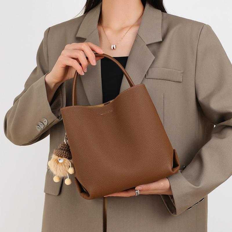 Bucket Bag Autumn and Winter New Crossbody Women's Bag Genuine Leather Large Capacity High-end Portable Shoulder Bag