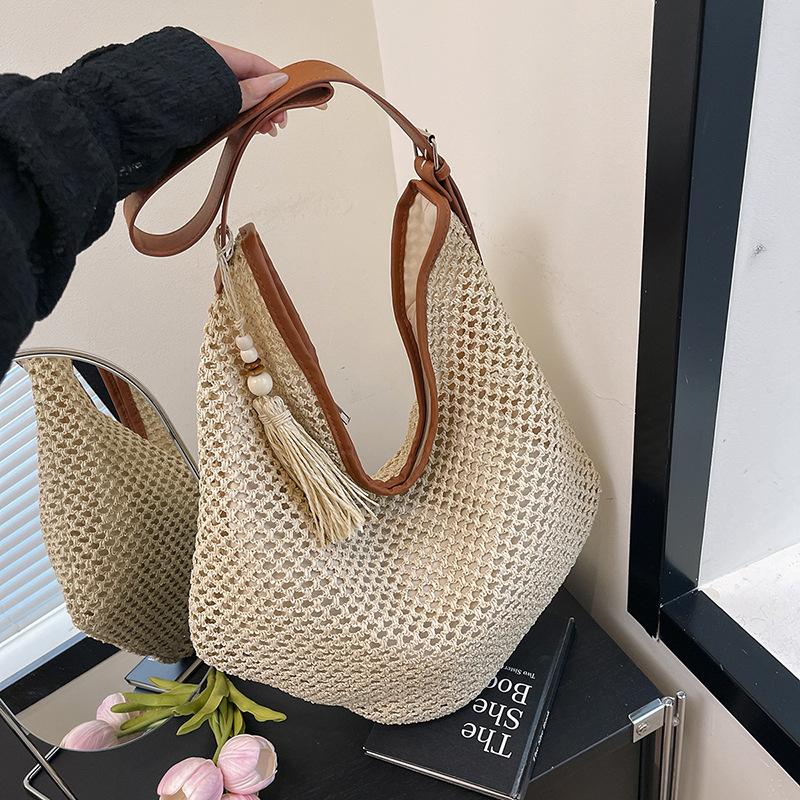 Large capacity fashion woven bag women's summer popular casual shoulder messenger bag casual commuter bag