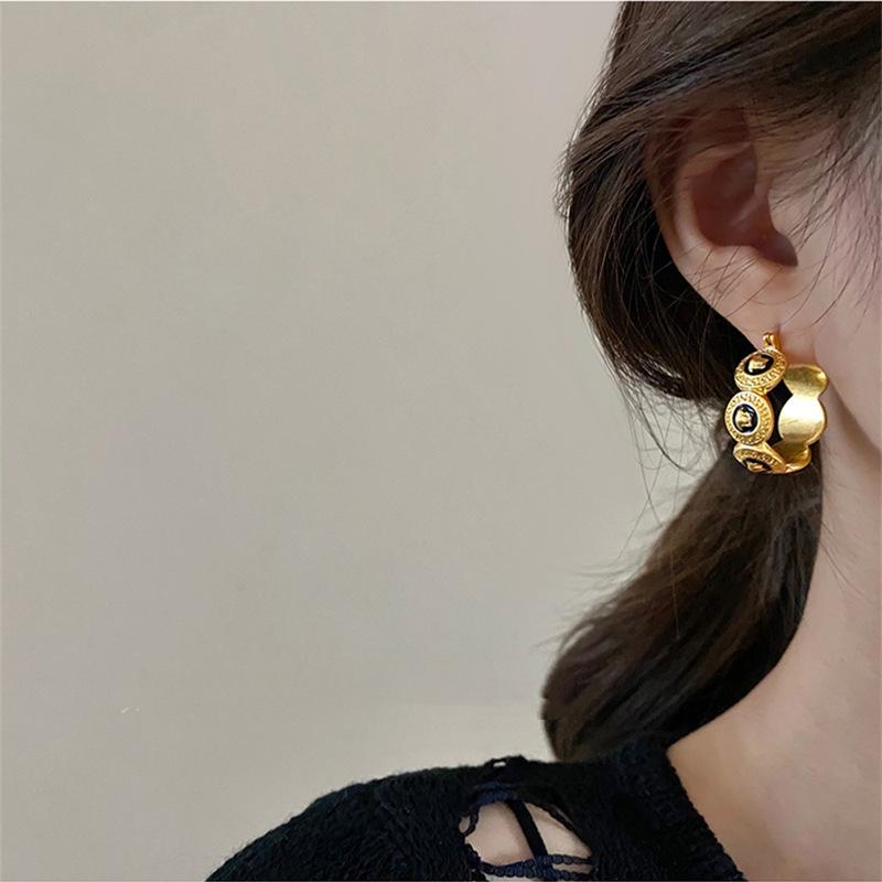Modische und beliebte mittelalterliche und antike übergroße Ohrringe, personalisierter High-End-Sinn, schwarzer Öltropfen-Ohrschmuck