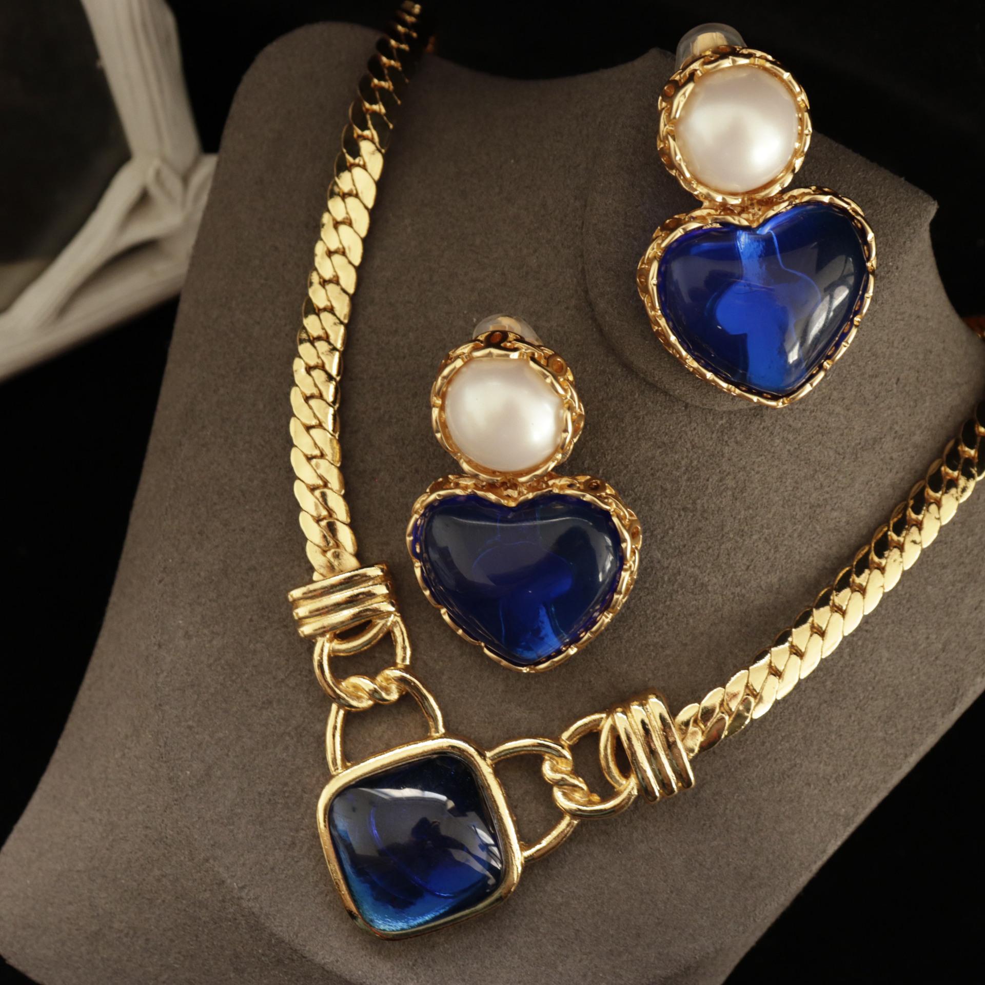 

Retro Blue Pearl Heart Earrings & Necklace Set