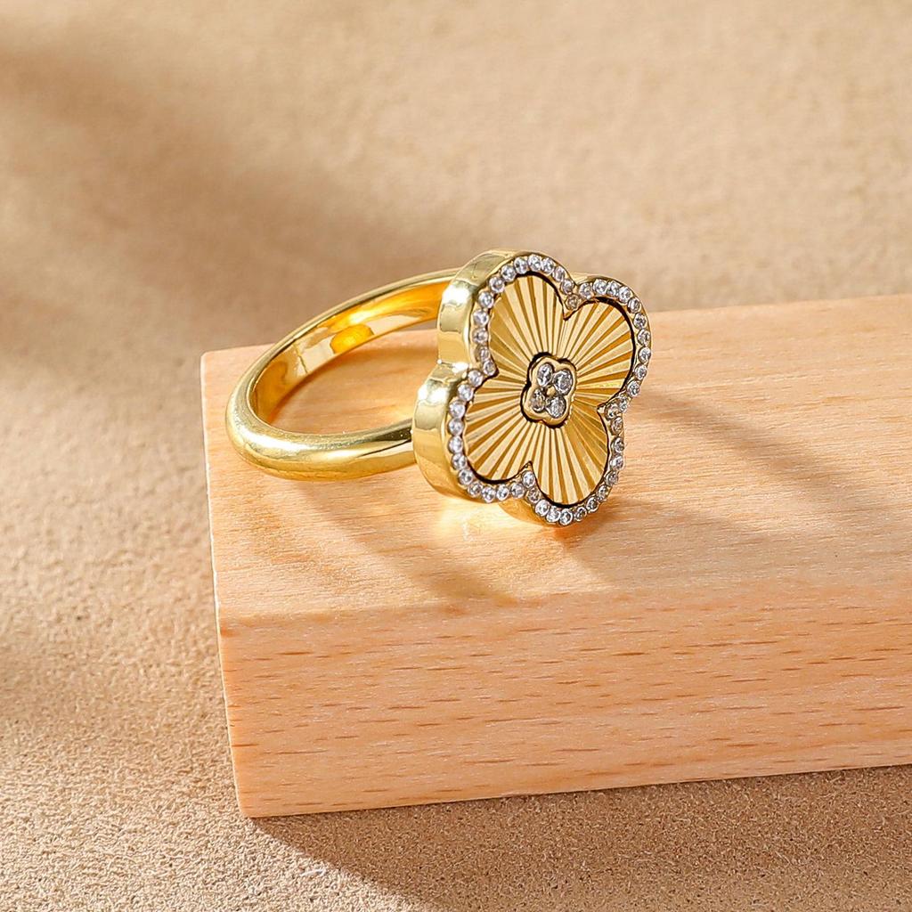 Four-Leaf Clover Pavé Zircon Ring: High-End European & American Fashion Trend