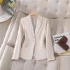 Eleganter taillierter Blazer für Damen