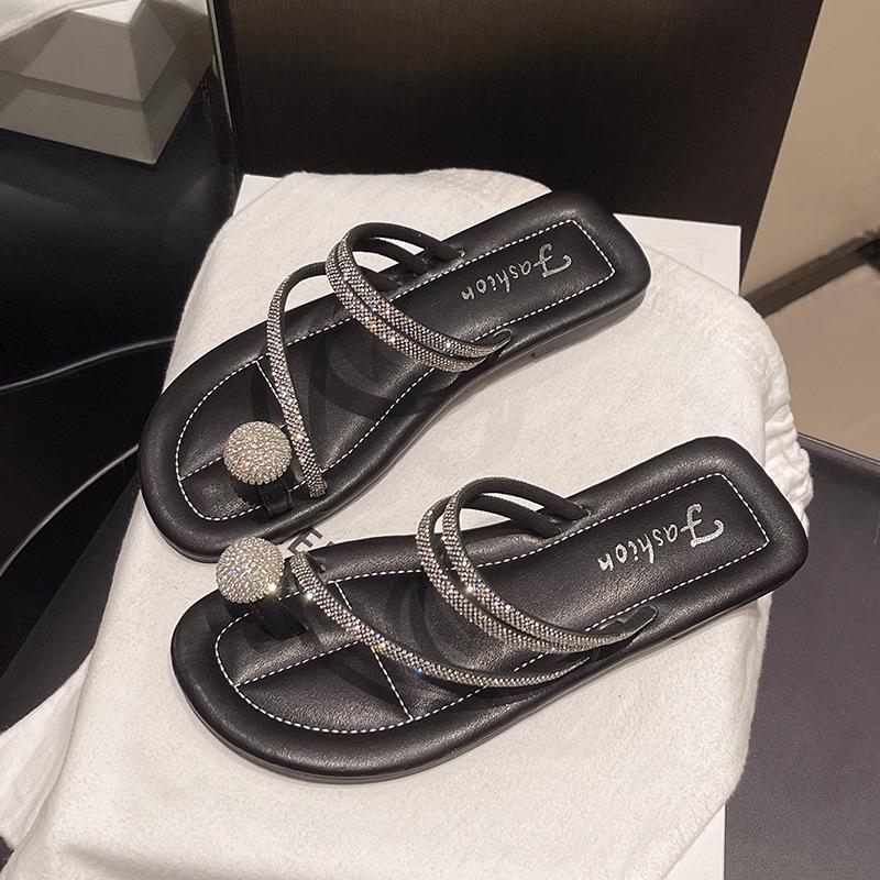 Flat-bottomed Cool Slippers Women's Summer Wear 2025 New Rhinestone Fairy Wind Soft Bottom Non-slip Toe Beach One-word Drag
