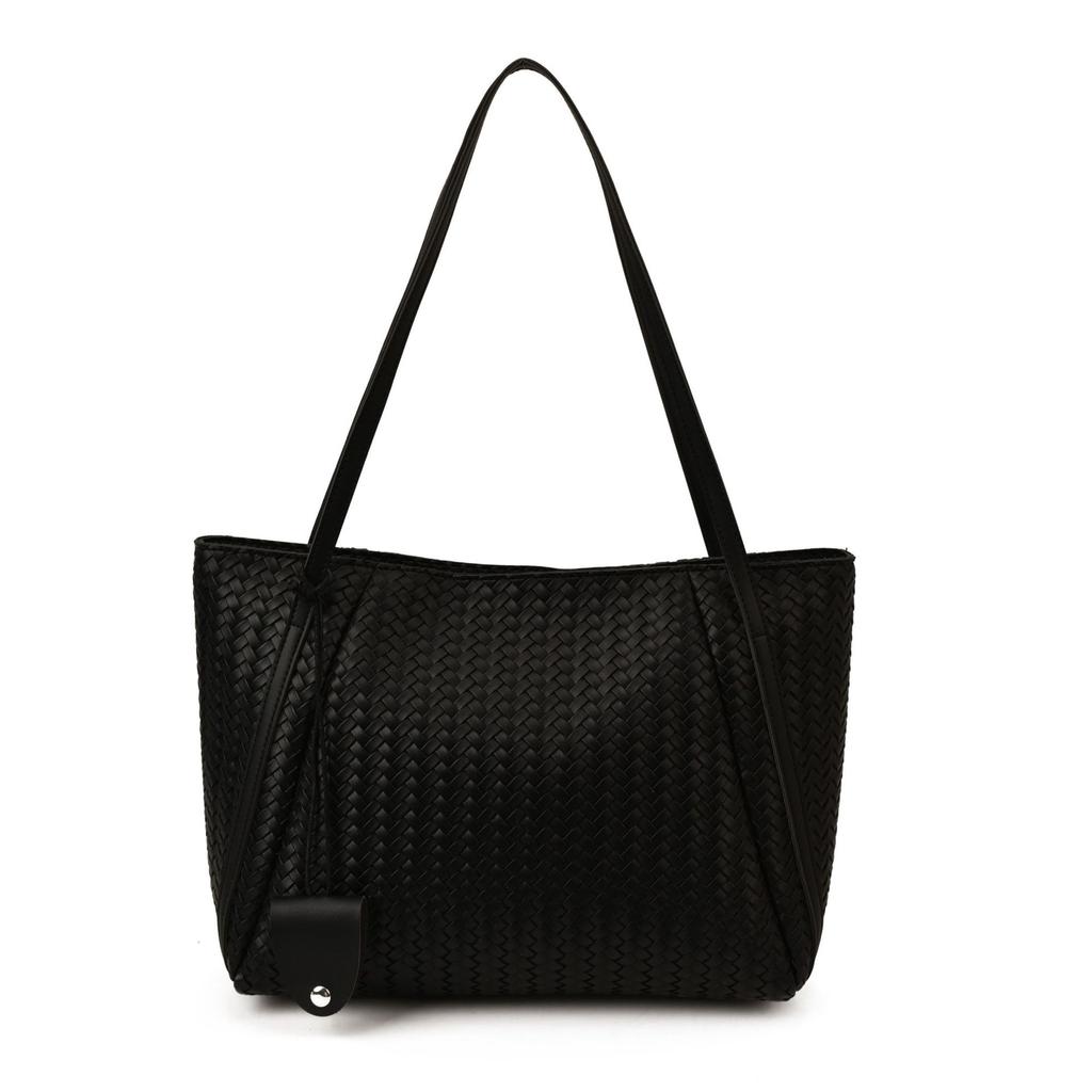 Retro woven bag women's large-capacity new autumn and winter versatile casual shoulder bag commuting