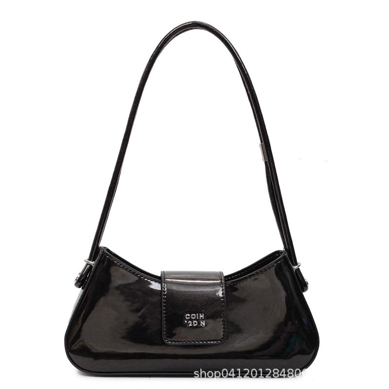 Korean version of simple and versatile shoulder underarm bag women's 2025 summer new baguette bag high-end commuter messenger bag