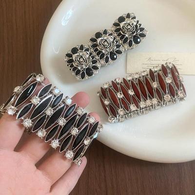 Bracciale Elastico a Rombo e Lacrima con Strass: Elegante Bracciale di Alta Gamma per Donna