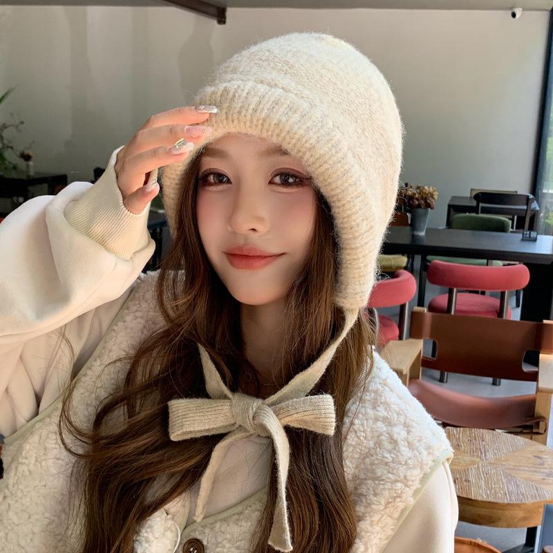 Jesienne i zimowe czapki damskie jednokolorowe wszechstronne czapki wełniane dziergane, zimowe ciepłe nauszniki i małe nakrycie głowy zakrywające twarz