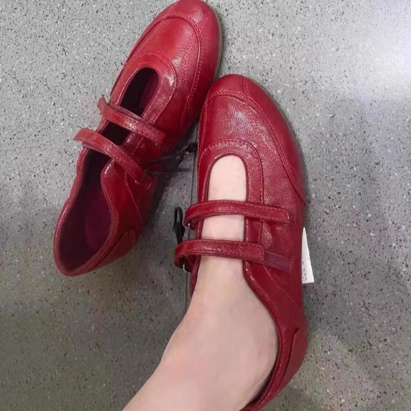 Women Flats Sports Shoes Summer New Sandals Trend Leather 2025 Casual Walking Shoes Breathable Running Woman Shallow Sneakers