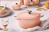 Le Creuset Guss-Emaille-Topf Signature Cocotte Ronde 22 cm, Peche, Gas-IH-Ofen, kompatibel mit japanischem [autorisiertes Produkt]