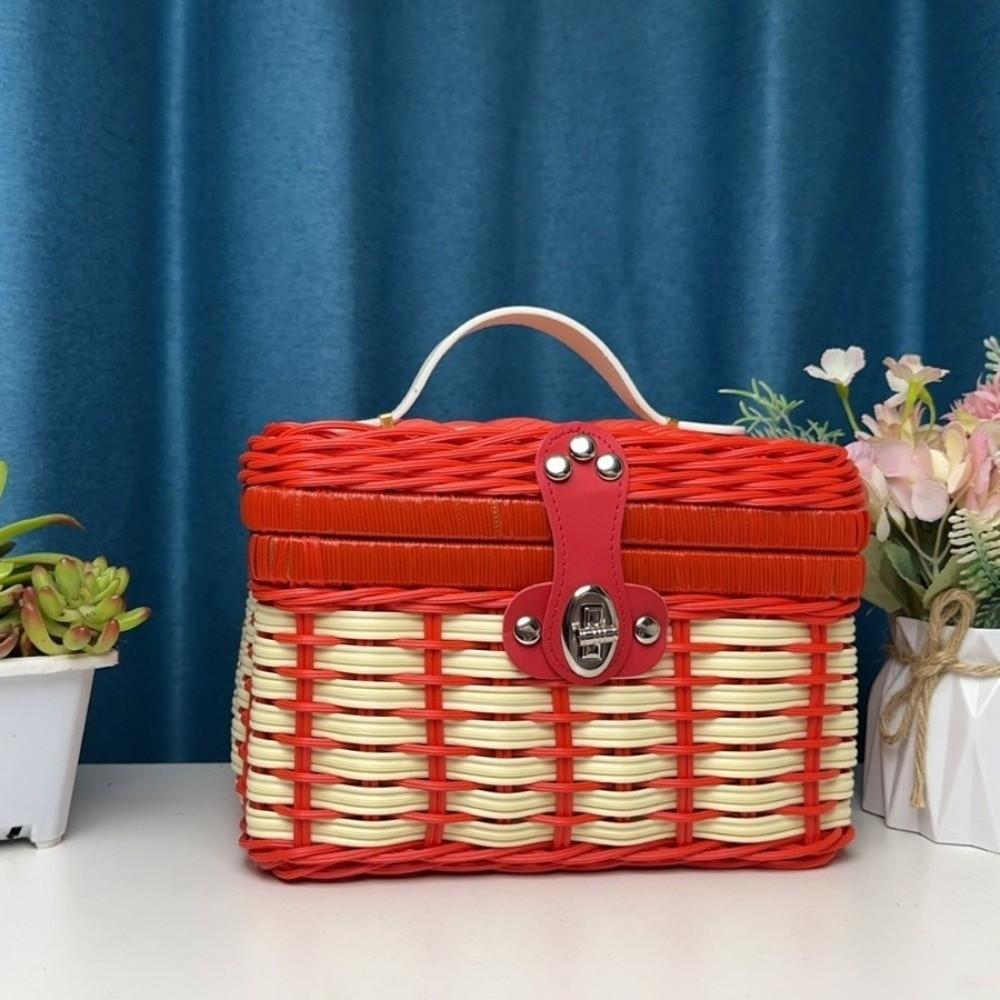 

Creative Rattan Woven Hand-held Basket Portable with Lid Storage Basket Packaging Box for Wedding Gifts and Holiday Packaging 22x18x15cm червоний
