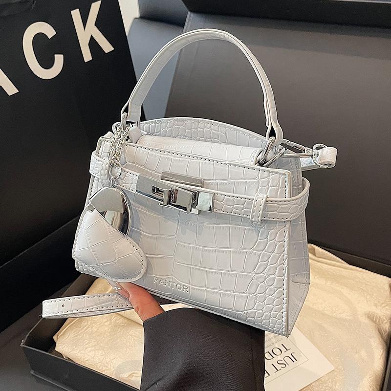 Borsa a Mano Primaverile, Borsa a Spalla Singola Crossbody da Donna con Ciondolo, Senso di Lusso, Moda di Nicchia per il Pendolarismo, Borsa da Donna