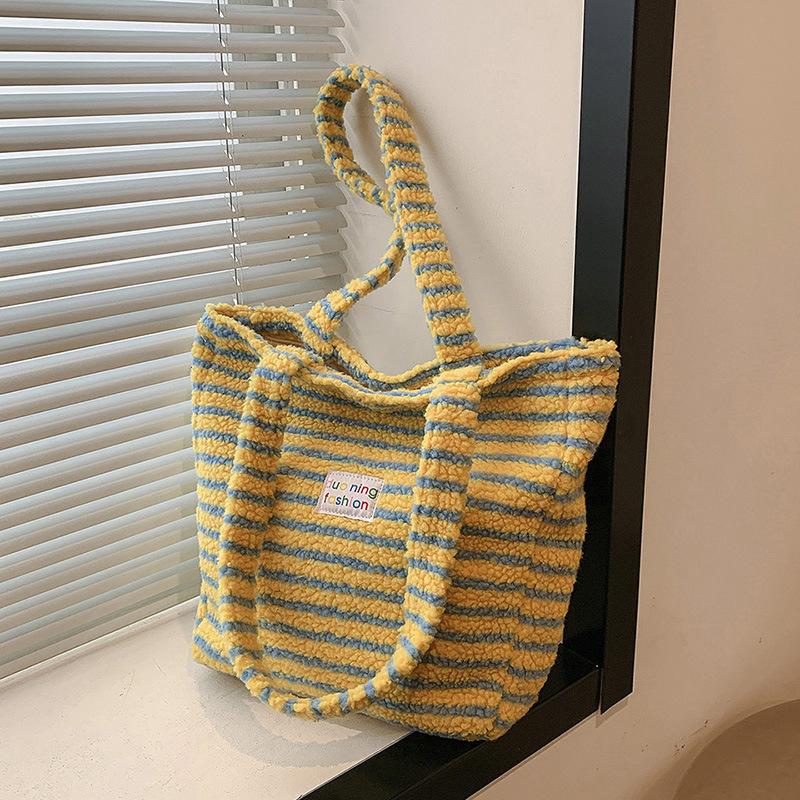 

Плюшевая сумка женская зимняя новинка 2024 года, модная сумка через плечо, простая школьная сумка для школьников