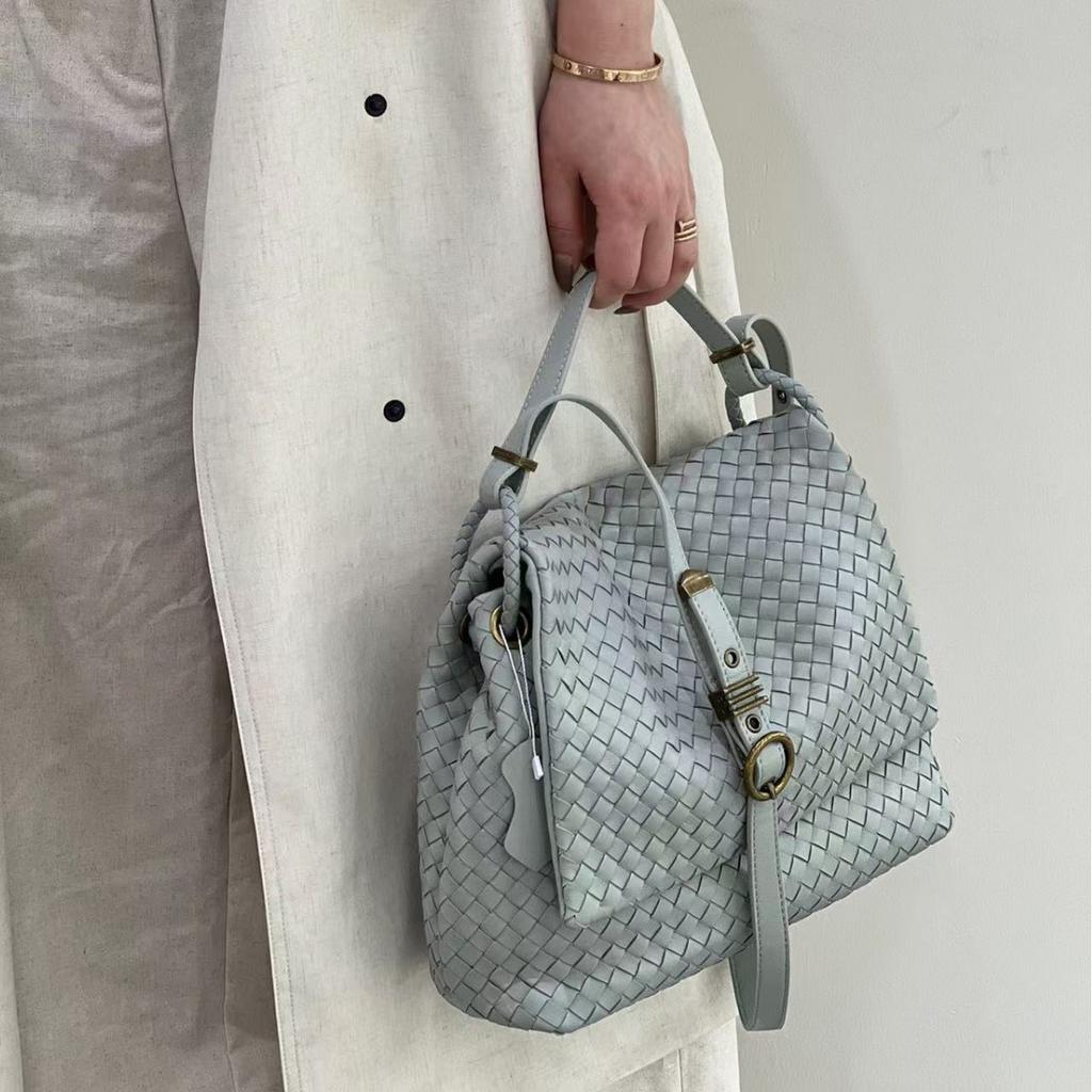 Simple and versatile light luxury flap bags, a variety of leather women's bags, hand-woven bags, high-end sheepskin shoulder bags